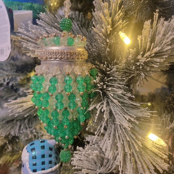 GREEN CHANDELIER TEA BALL CHRISTMAS ORNAMENT BEADS & SEQUINS - Picture 2 of 2